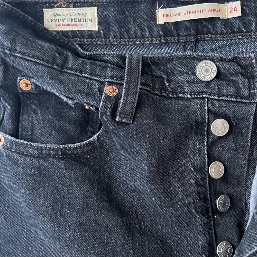 Levi’s Straight Ankle Women’s Jeans - Picture 2 of 6